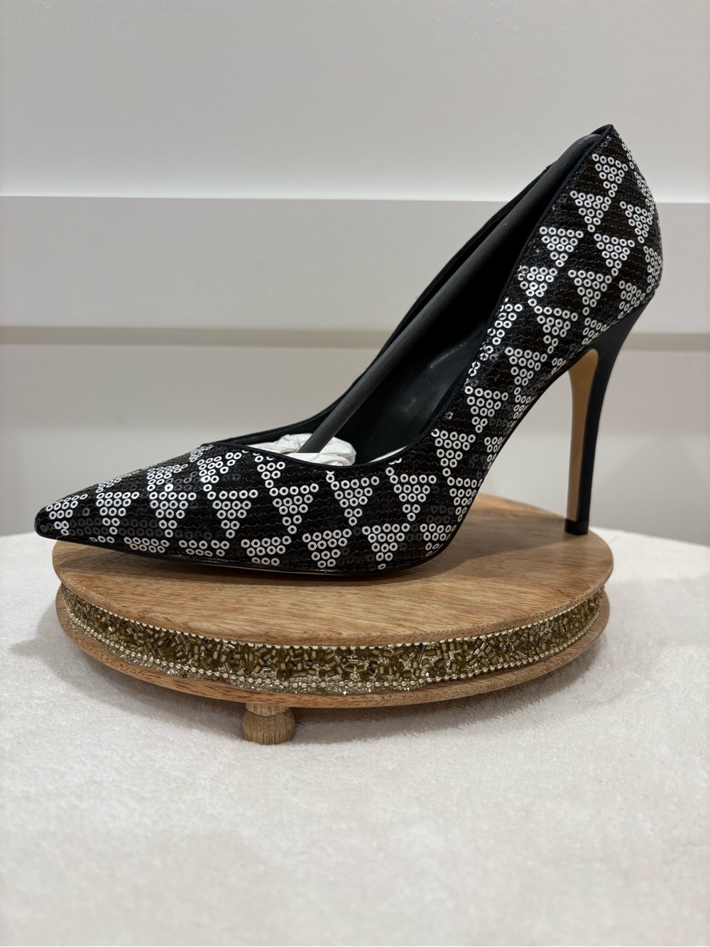 NEW Truth or Dare by Madonna Black & Silver Sequin Pointed Pumps ~ Size 8.5